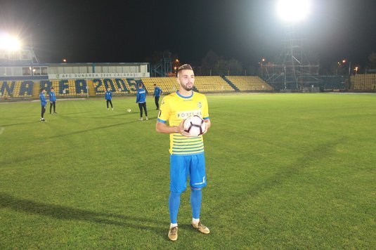 FOTO | S-a aprins nocturna la Călăraşi! Fotbaliştii lui Alexa se pregătesc de meciul cu FCSB