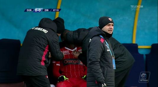 VIDEO | Un jucător al lui Dinamo a plecat cu salvarea de la stadion. Accidentarea nu părea atât de gravă la început