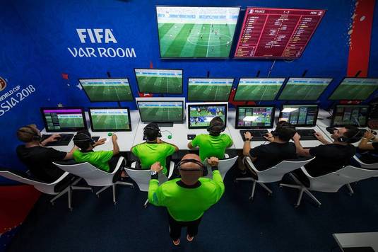 EXCLUSIV | Prima echipă din Liga I care se opune sistemului VAR: ”Reduce bucuria fotbalului” De ce e greu să avem arbitraj video în România