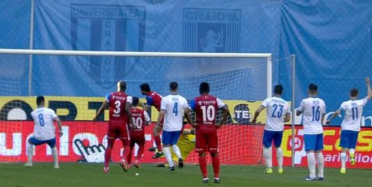 VIDEO | Universitatea Craiova - FC Botoşani 2-3. Trei cartonaşe roşii şi cinci goluri într-un meci nebun în Bănie! Moldovenii au dat lovitura pe final de joc