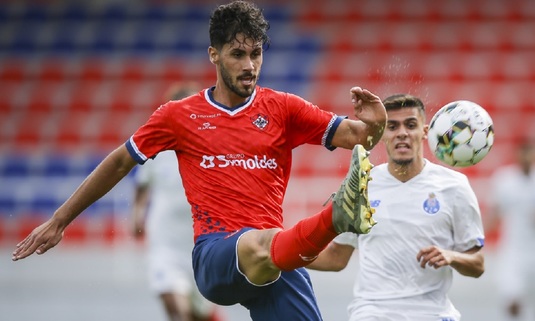 OFICIAL | FC U Craiova a anunţat două transferuri! Un mijlocaş cu peste 150 de meciuri în Belgia şi un portughez, sub comanda lui Adi Mutu