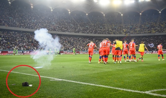 FOTO | Ce a putut să arunce în teren un fan al lui Dinamo. Acum are de dat explicaţii acasă :)