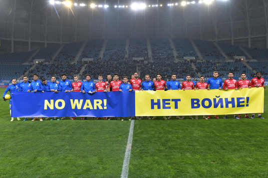 FOTO | Mesajul comun de susţinere al celor de la Universitatea Craiova şi Chindia Târgovişte pentru Ucraina. ”Fără război!”
