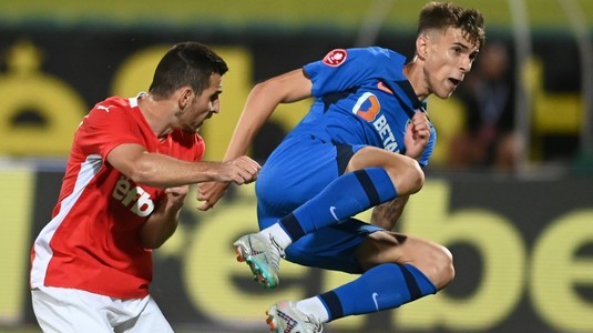 Tavi Popescu, ”mitraliat” de doi foşti jucători de la Steaua după prestaţia de la Sofia. ”Trebuia să îşi ia BAC-ul”, ”Se mută ca un titirez”