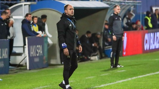 Antrenorul lui FC Botoşani a luat foc după greşeala majoră de arbitraj din care a deschis Petrolul scorul: "Întoarce dacă ai greşit, că muncim"