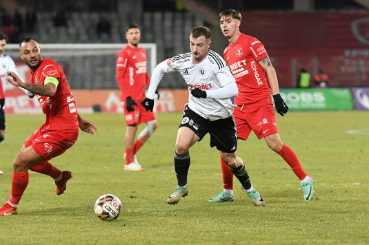 VIDEO | U Cluj 2-1 Hermannstadt. ”Şepcile Roşii” debutează cu dreptul în 2024 şi urcă pe loc de play-off