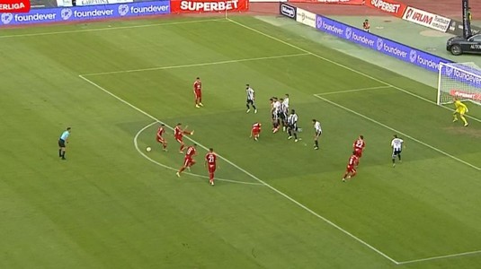 VIDEO | Cascadorii râsului este puţin spus! Ce au vrut să facă fotbaliştii lui Sepsi? Fază halucinantă în partida cu ”U” Cluj