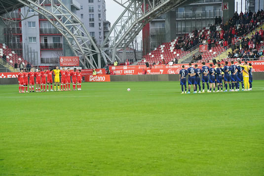 LIVE VIDEO | UTA - Oţelul, ACUM, pe orangesport.ro. Avantaj confortabil pentru arădeni, la pauză