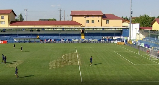 VIDEO | Echipele au avut un şoc după ce au văzut terenul, înaintea meciului din Superliga: "Orezărie"