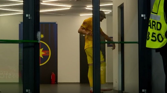 VIDEO | Gestul golănesc făcut de Ştefan Târnovanu, după ce a văzut cartonaşul roşu în meciul cu Farul. Ce s-a întâmplat în drumul spre vestiare