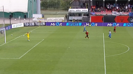 VIDEO | De cascadorii râsului! Craiova şi-a dat un autogol cum rar se vede pe terenurile de fotbal. Apărarea olteană, visătoare la Miercurea Ciuc