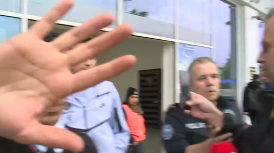 VIDEO | Haos la plecarea lui Adrian Şut! Reporterii au avut probleme cu poliţia. Ce a transmis fostul mijlocaş al FCSB