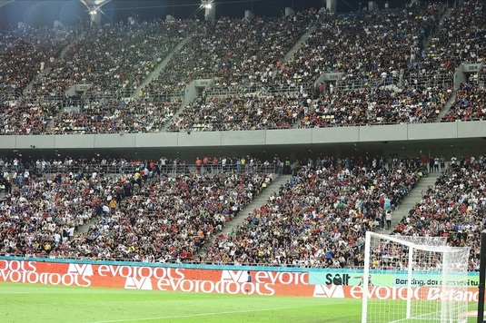 Patru membri ai galeriei FCSB, reţinuţi pentru că au agresat trei adolescenţi într-un tramvai din Bucureşti, înaintea meciului cu Petrolul