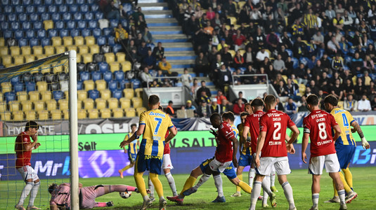 VIDEO | Petrolul - Oţelul 1-5. Recital roş-alb-albastru pe ”Ilie Oană”. ”Găzarii” scapă cu mult noroc de baraj şi vor juca în Superliga şi în sezonul următor