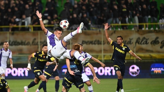 VIDEO | FC Argeş - Petrolul 1-0. Piteştenii au rămas în 10 chiar înainte de pauză. Ploieştenii, în superioritate numerică, au arătat modest 