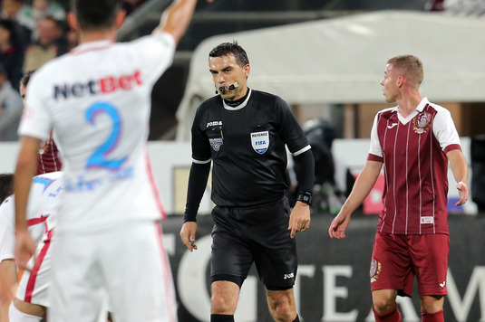 VIDEO | Haţegan trebuia să dea penalty la Benzar! Balaj: ”A fost neglijenţă a apărătorului”