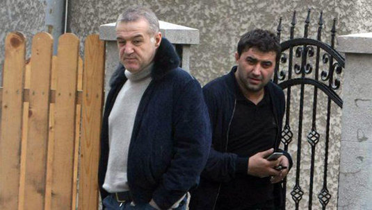 "Un patron de club îşi pune şoferul antrenor". Becali şi Luţu, vedete în presa internaţională