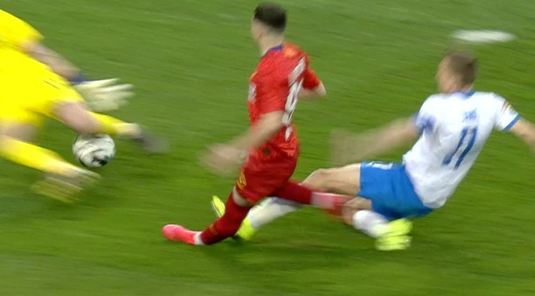 FCSB a cerut penalty la Adrian Romeo Niţă în startul derby-ului de la Craiova VIDEO