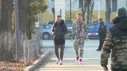 VIDEO | Jucătorii FCSB-ului au efectuat vizita medicală. Trei fotbalişti au fost absenţi şi a apărut o surpriză în lot: Alexandru Maxim