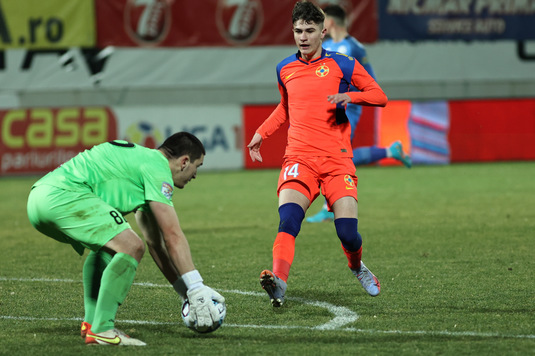 ”Toate luminile sunt pe Tănasă” „Perla” lui Becali a ajuns în presa din Italia: ”Un nou talent în fotbalul românesc”