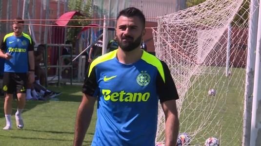 Jucătorii de la FCSB au propriul frizer chiar în vestiar. Vali Creţu e fotbalist, dar îşi trăieşte visul din tinereţe: "I-am tuns pe toţi, mă tund şi singur, e pasiunea mea"