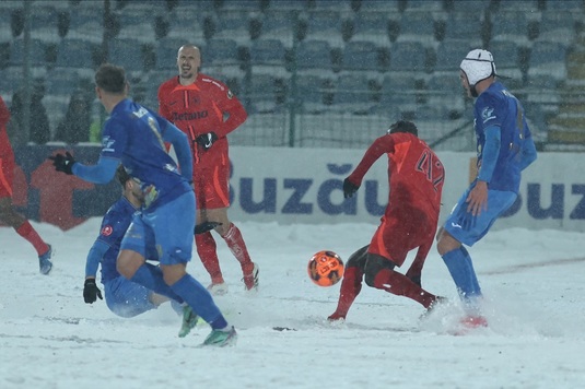 VIDEO | Buzău - FCSB 0-2. Campioana României a câştigat şi pe zăpadă şi a urcat pe primul loc