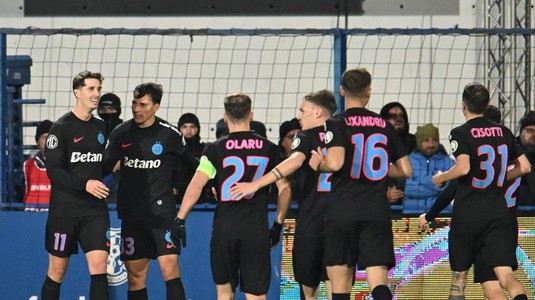 Experţii s-au mirat când au văzut schimbarea din primul 11 al FCSB: "Înseamnă că au o teamă cu Dobre". Titularul din ultimii ani, doar pe bancă