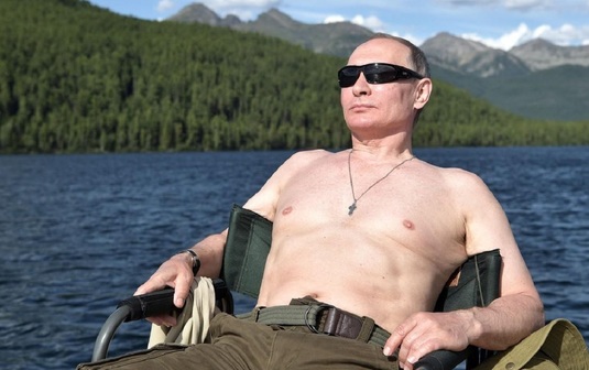 Cum le ridică Stoican moralul jucătorilor. Îl dă exemplu pe Vladimir Putin: ”Uite ce bărbat bine!” Şi îi trimite să vadă documentare: ”Fug leii, tigrii, păsările”