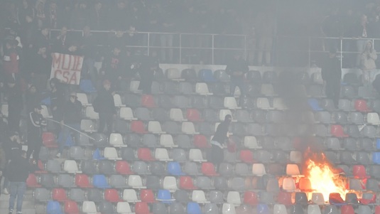 FOTO | Dinamoviştii au vrut să repete incidentul din 1997 în Ghencea! Ce le-a ieşit. Imagini cu focul izbucnit pe stadionul Steaua în urma derby-ului