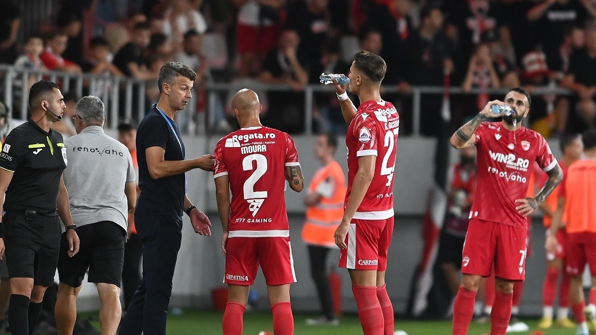 Dinamo a pus mâna pe stadion! Unde se joacă, acasă, cu Poli Iași