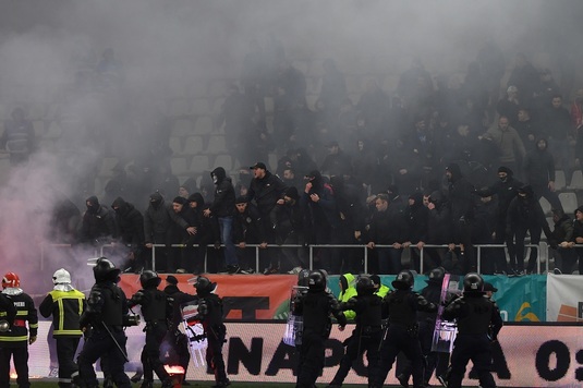 Au venit şi sancţiunile după incidentele de la meciul Dinamo - UTA Arad. Comunicatul dat de Jandarmeria Capitalei