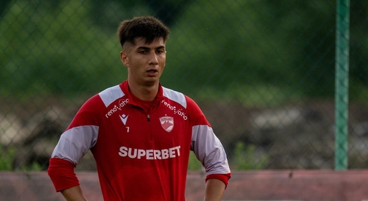 VIDEO | "Îi consider tăticii mei". Alex Musi şi-a numit mentorii în cariera sa. Ce jucător de la FCSB l-a ajutat: "Am învăţat multe"
