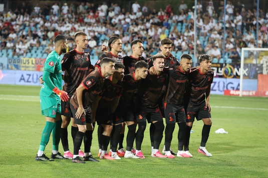 Dinamo, gata să-şi cedeze patru jucători la aceeaşi echipă. Intăriri serioase pentru antrenorul revenit pe bancă după 5 ani