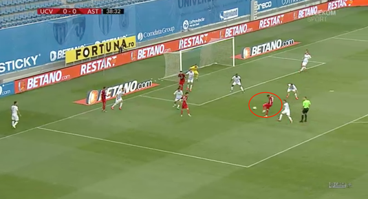VIDEO GENIAL | U Craiova - Astra, fază de o asemănare izbitoare cu cea din care Asensio a marcat primul său gol după un an. Cum a putut să reia Mihai Răduţ