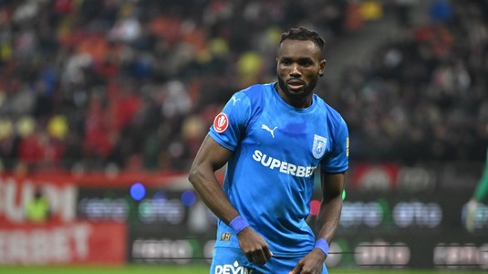 Probleme pentru Universitatea Craiova! Câte etape va rata Monday Etim după intrarea violentă din meciul cu U Cluj