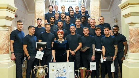 VIDEO | Jucătorii şi staful Universităţii Craiova au devenit cetăţeni de onoare ai Municipiului Craiova