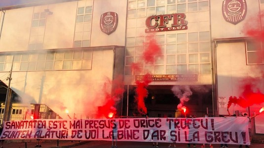 VIDEO Fanii lui CFR Cluj au luat atitudine! Ce s-a întâmplat în Gruia după cele 26 de cazuri de COVID-19 apărute în club