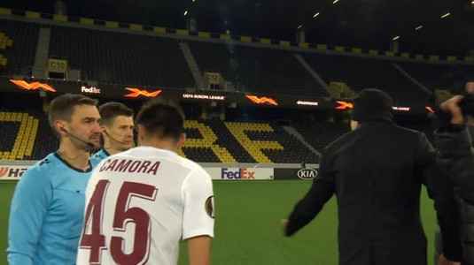 VIDEO | Edi Iordănescu s-a dus glonţ la arbitru la finalul partidei Young Boys - CFR Cluj. Antrenorul, ca un leu în cuşcă încă din prelungiri. Imaginile surprinse de camerele TV
