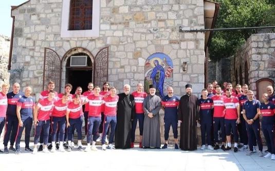 Fotbaliştii de la Steaua Roşie Belgrad au mers la biserică înainte de duelul cu CFR Cluj