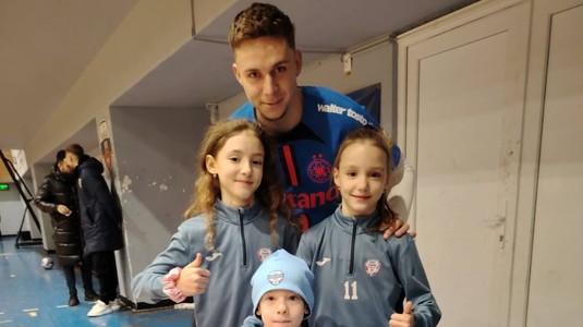 Pancu, reacţie dură în cazul Louis Munteanu. Criticat de Nelu Varga, atacantul a fost certat şi de antrenor, dar nu pentru că a purtat tricoul cu FCSB: "E fotbalist profesionist, e interzis acest lucru"