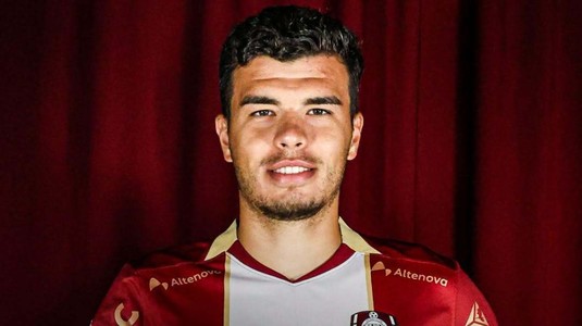 CFR Cluj a anunţat un nou transfer. Fostul fundaş al Rapidului a semnat cu ardelenii