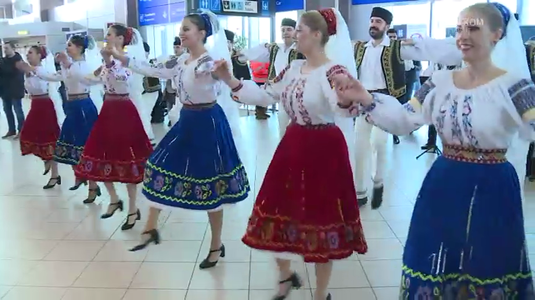 VIDEO | Budescu şi Alibec au avut parte de o surpriză la revenirea în ţară. Cum a comentat Andone plecarea atacantului