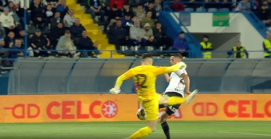 VIDEO | Gafa lui Mihai Aioani l-a ajutat pe Alexandru Cîmpanu să deschidă scorul în Farul-U Cluj