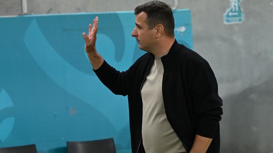 "Nu pot să reproduc ce le-am spus la pauză". Reacţia lui Zicu după remiza scoasă pe terenul lui Dinamo