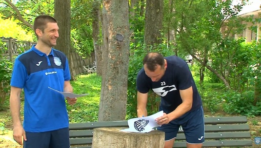 VIDEO | Inedit! Andrei Cristea şi Cosmin Frăsinescu au semnat prelungirea contractelor cu Poli Iaşi pe bancă, în parc
