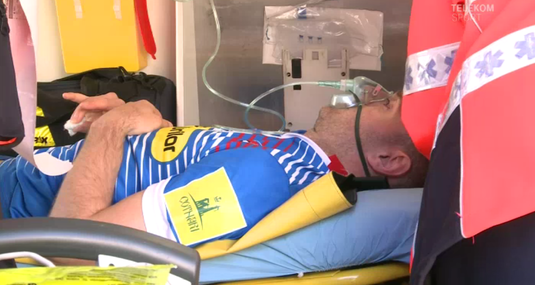 VIDEO | Momente de panică la Botoşani! Lui Patache i s-a făcut rău în timpul meciului. A fost urcat imediat în ambulanţă! Primele veşti