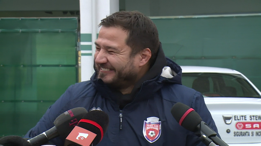 VIDEO | Marius Croitoru, pus pe glume după ce a spart un geam în timpul meciului: "Sunt de partea celor care m-au înţeles". L-a plătit şi şi-a cerut scuze