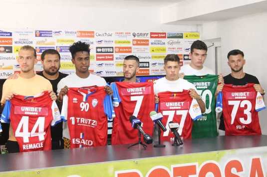 FC Botoşani i-a prezentat pe fotbaliştii transferaţi. Marius Croitoru: "Am fost nevoiţi să aducem pentru că am pierdut 14 fotbalişti numai în această vară"