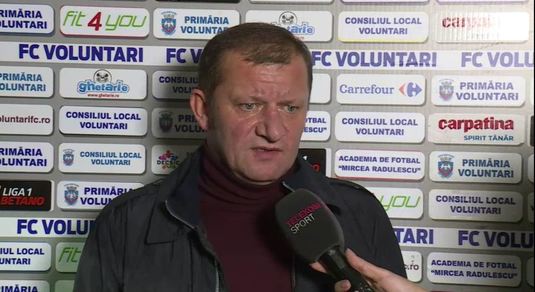 Dorinel Munteanu şi-a pus la zid jucătorii după înfrângerea cu CFR: ”Mă îngrijorează asta. O să vorbesc cu conducerea clubului”