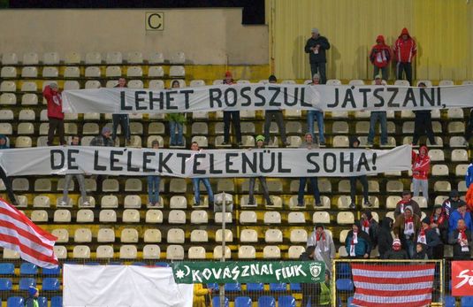 FOTO | Fanii lui Sepsi, banner în limba maghiară la un meci din Cupa României! Ce mesaj au transmis